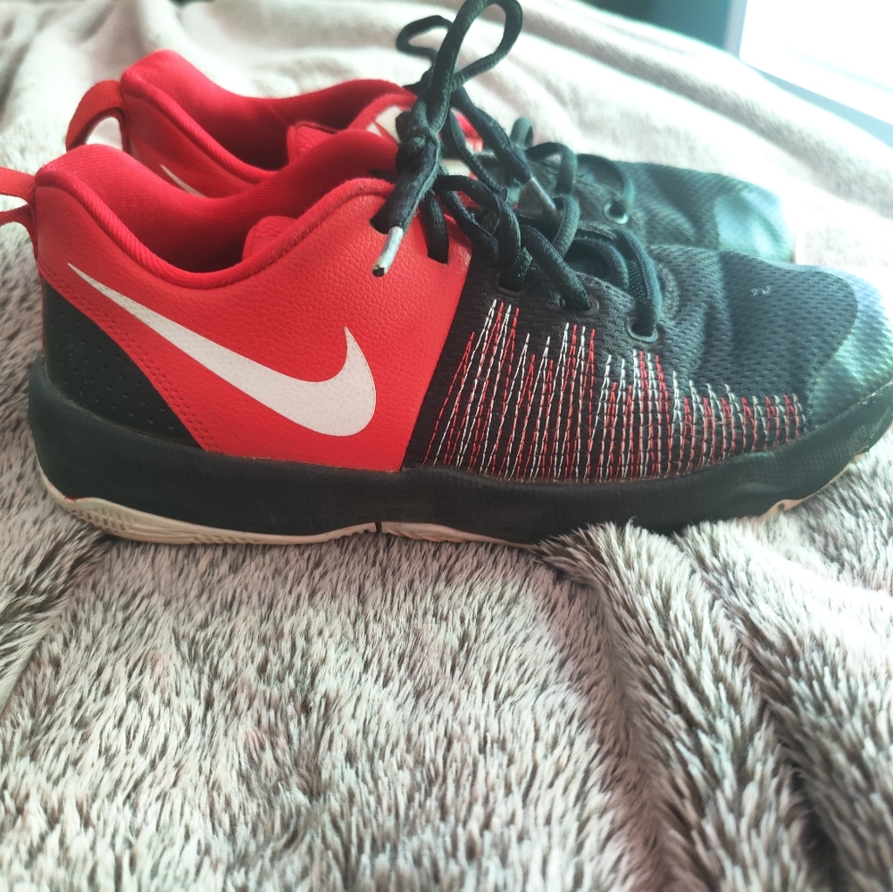 Nike Hustle Quick boys size 6